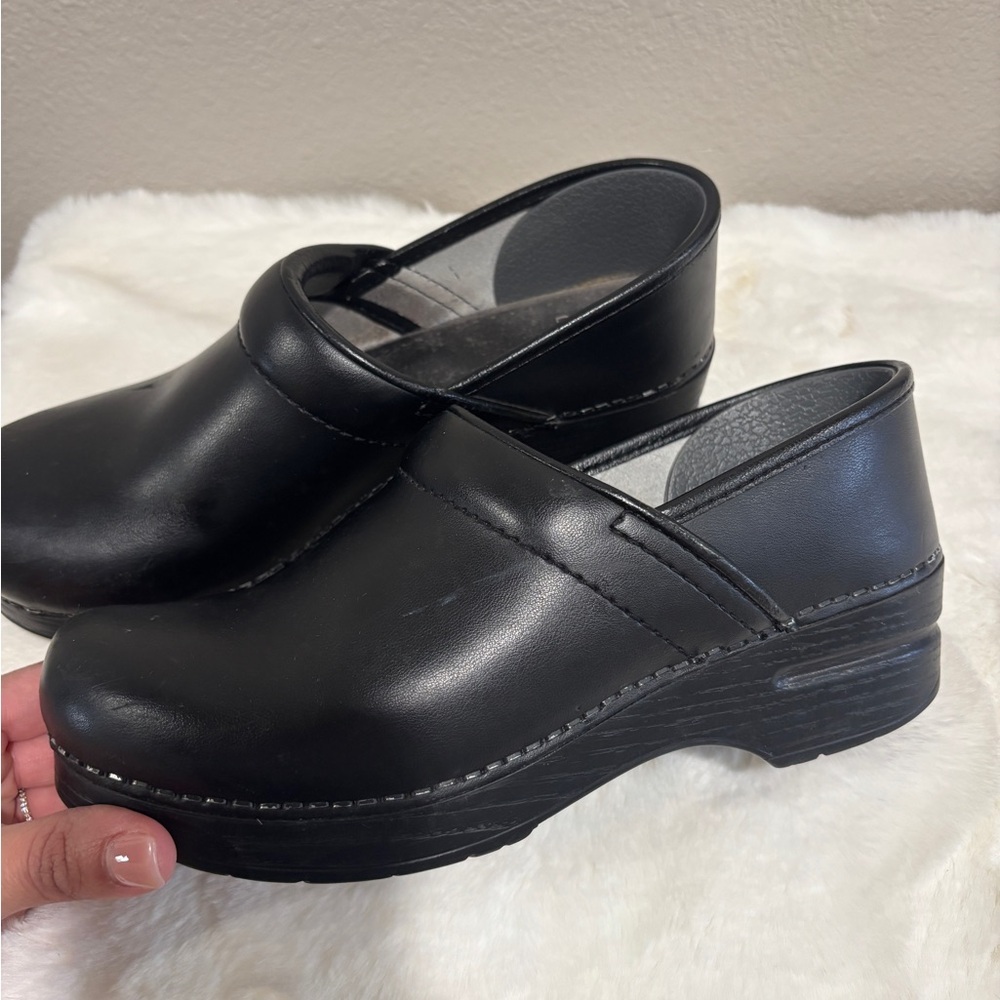 Dansko Classic Black Leather Clogs - Picture 3 of 7